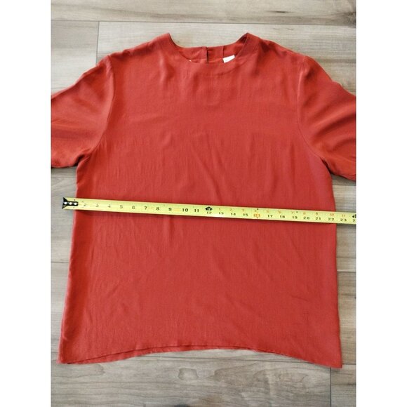Christi and Jill Red 100% Silk Crew Neck Short Sleeve Blouse - Picture 7 of 13